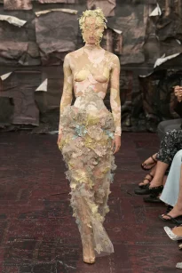00043-maison-margiela-fall-2025-couture-credit-gorunway