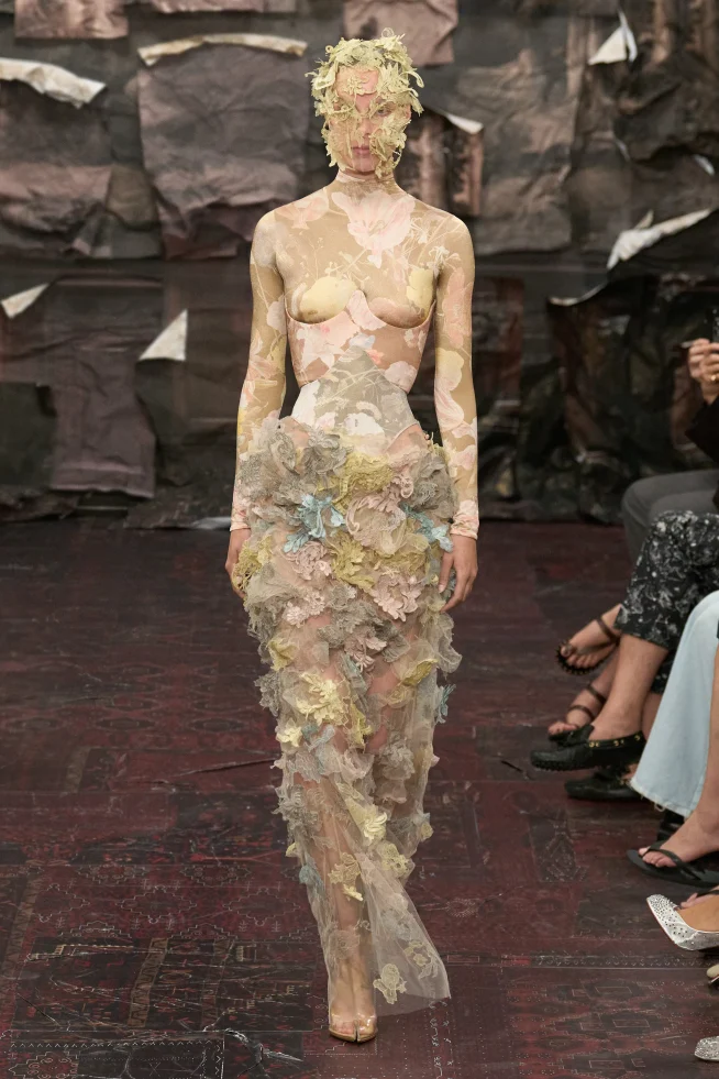 00043-maison-margiela-fall-2025-couture-credit-gorunway