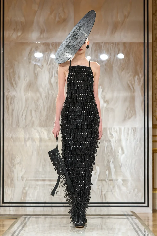 00048-armani-prive-fall-2025-couture-credit-gorunway