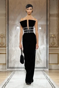 00049-armani-prive-fall-2025-couture-credit-gorunway