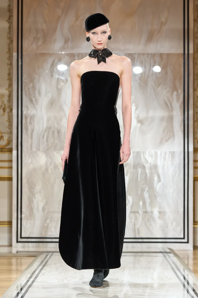 00055-armani-prive-fall-2025-couture-credit-gorunway