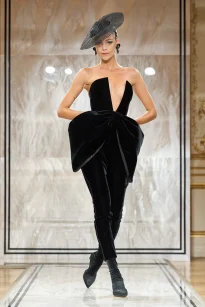 00076-armani-prive-fall-2025-couture-credit-gorunway