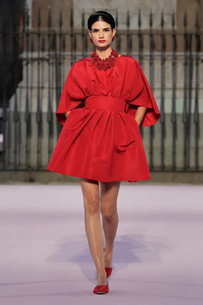 00005-carolina-herrera-spring-2026-ready-to-wear-credit-gorunway