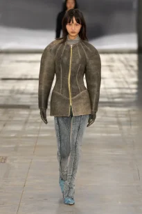 00005-knwls-spring-2026-ready-to-wear-credit-gorunway