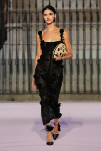 00009-carolina-herrera-spring-2026-ready-to-wear-credit-gorunway