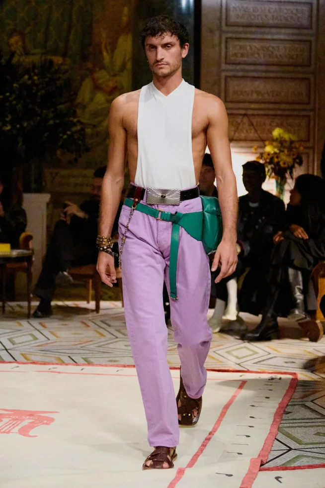 00009-versace-spring-2026-ready-to-wear-credit-brand