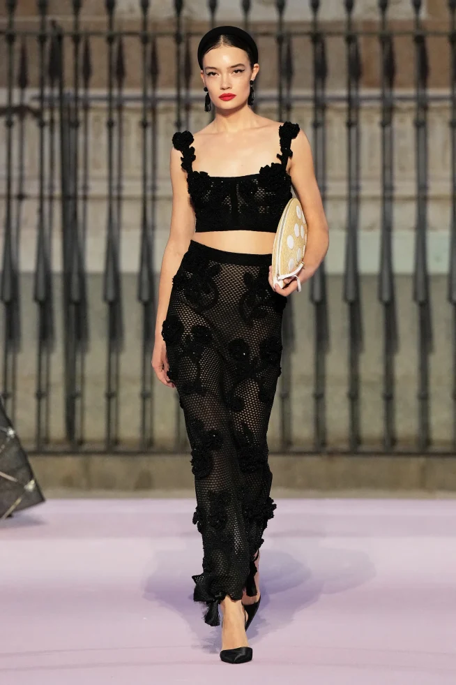 00011-carolina-herrera-spring-2026-ready-to-wear-credit-gorunway