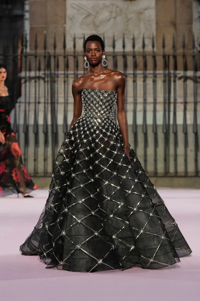 00012-carolina-herrera-spring-2026-ready-to-wear-credit-gorunway