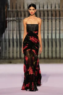 00013-carolina-herrera-spring-2026-ready-to-wear-credit-gorunway