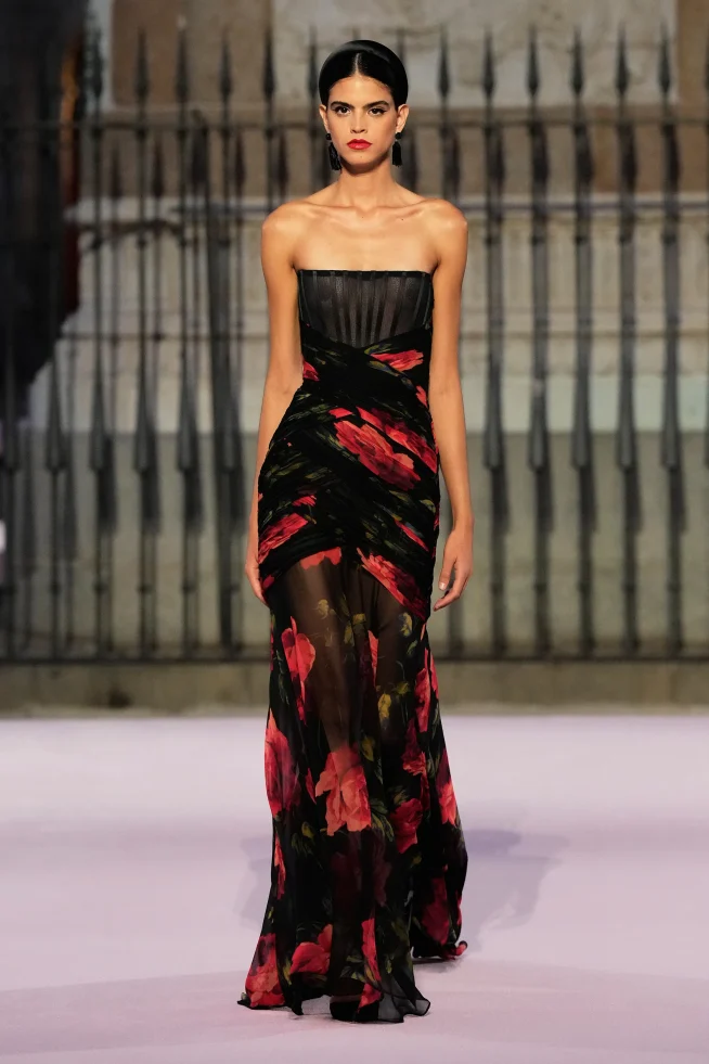 00013-carolina-herrera-spring-2026-ready-to-wear-credit-gorunway