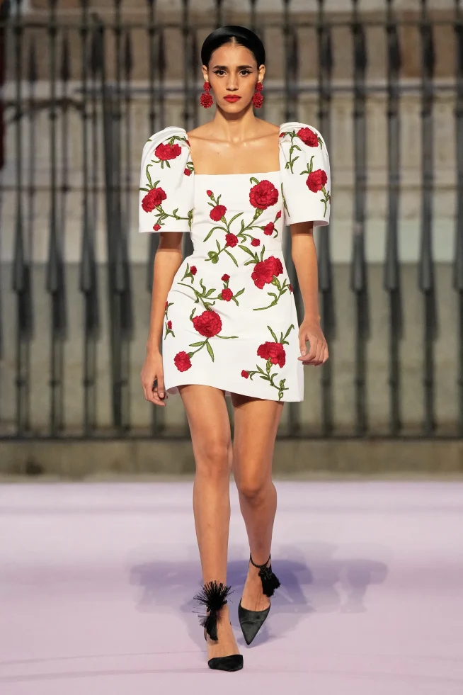00014-carolina-herrera-spring-2026-ready-to-wear-credit-gorunway