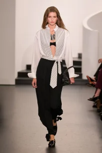 00015-ralph-lauren-spring-2026-ready-to-wear-credit-gorunway