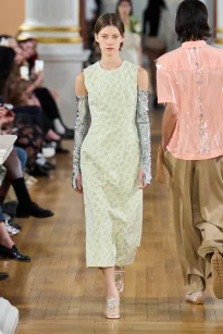 00015-simone-rocha-spring-2026-ready-to-wear-credit-gorunway
