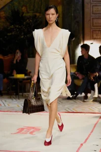 00015-versace-spring-2026-ready-to-wear-credit-brand