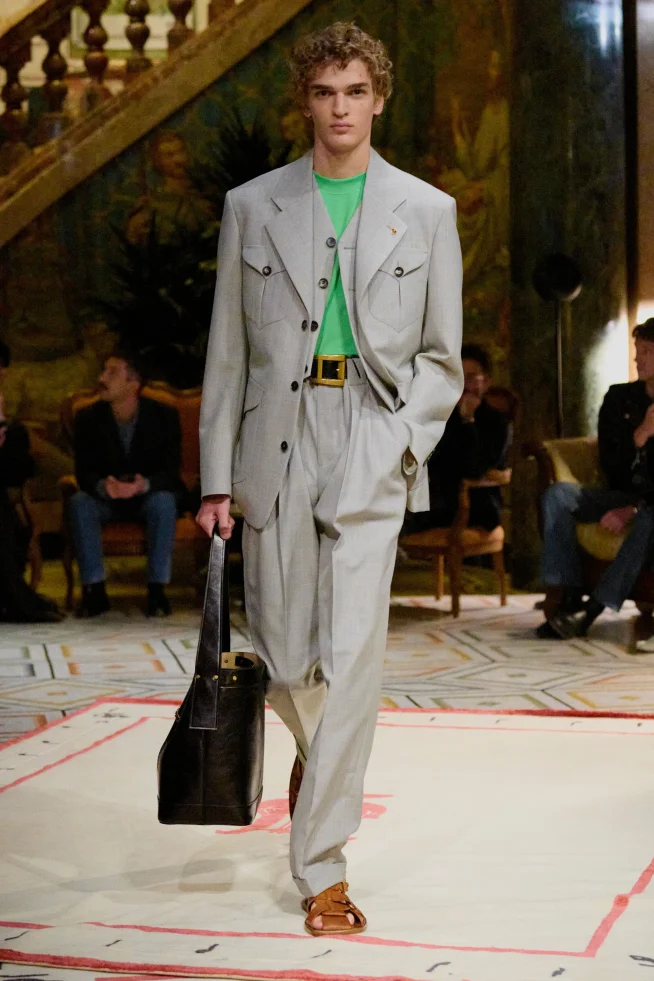 00016-versace-spring-2026-ready-to-wear-credit-brand