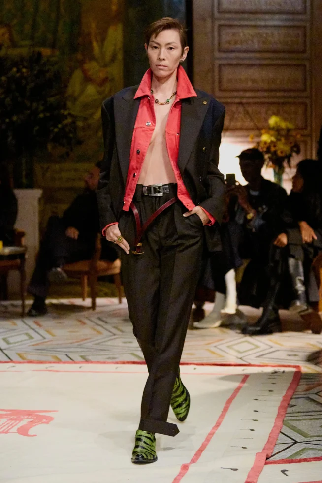00019-versace-spring-2026-ready-to-wear-credit-brand