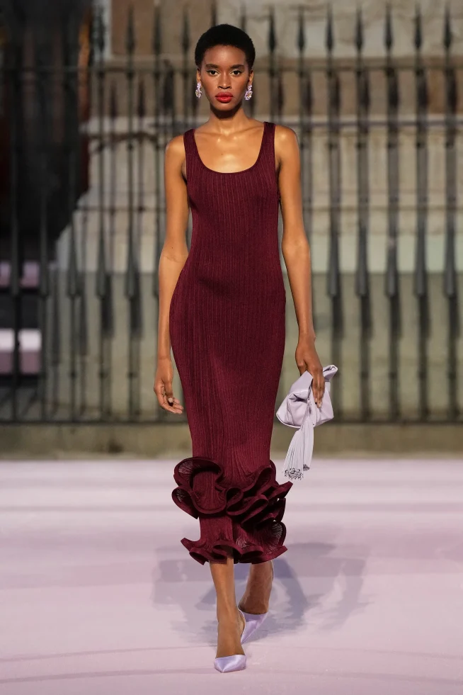 00021-carolina-herrera-spring-2026-ready-to-wear-credit-gorunway
