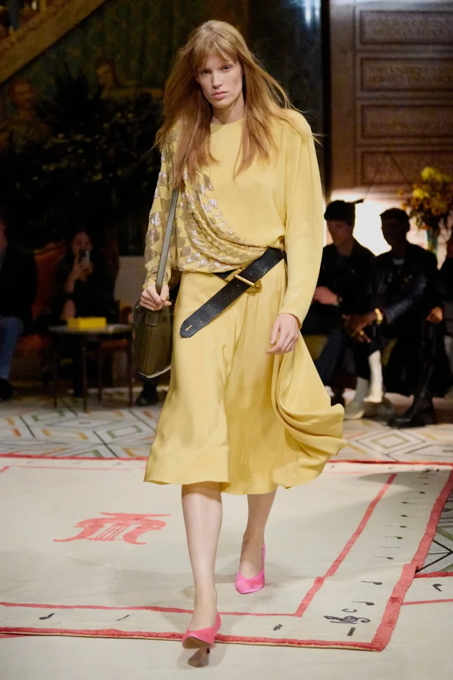 00021-versace-spring-2026-ready-to-wear-credit-brand