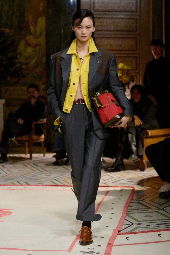 00022-versace-spring-2026-ready-to-wear-credit-brand