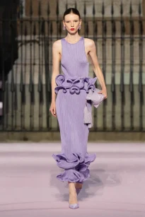 00025-carolina-herrera-spring-2026-ready-to-wear-credit-gorunway