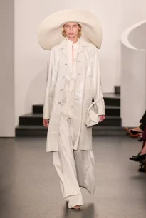 00025-ralph-lauren-spring-2026-ready-to-wear-credit-gorunway