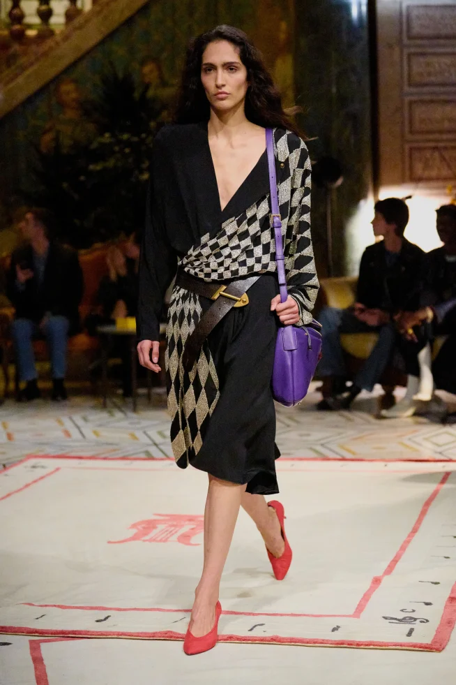 00028-versace-spring-2026-ready-to-wear-credit-brand