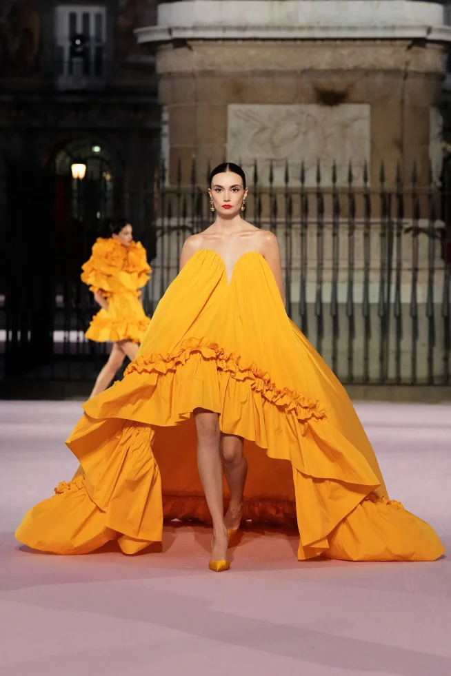 00030-carolina-herrera-spring-2026-ready-to-wear-credit-gorunway