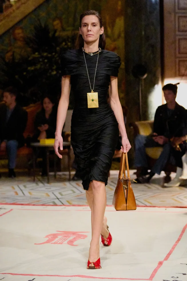 00031-versace-spring-2026-ready-to-wear-credit-brand