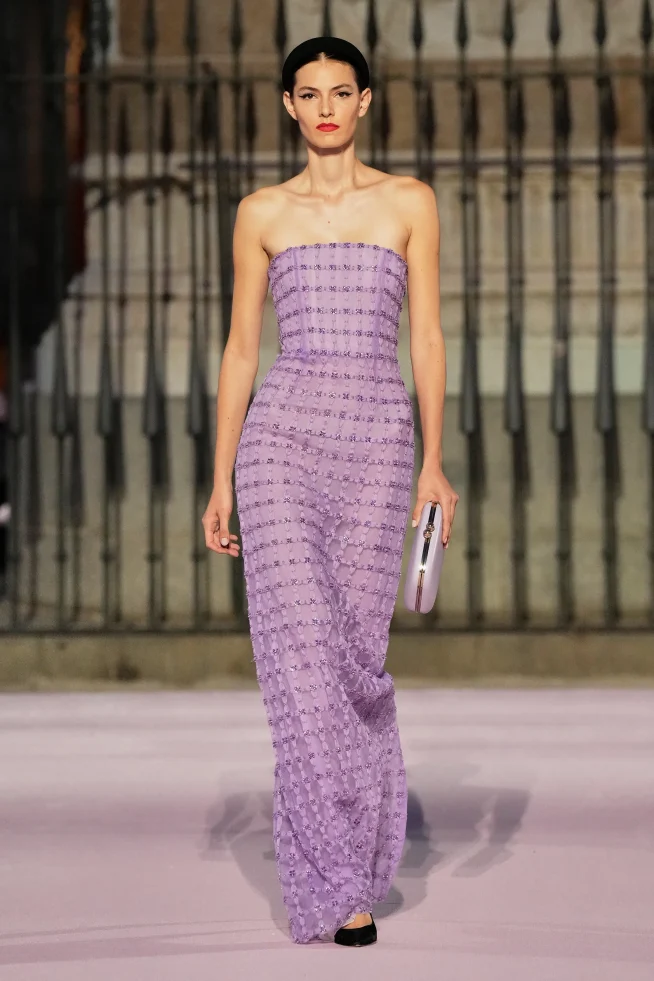 00037-carolina-herrera-spring-2026-ready-to-wear-credit-gorunway