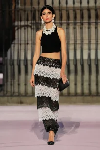 00039-carolina-herrera-spring-2026-ready-to-wear-credit-gorunway