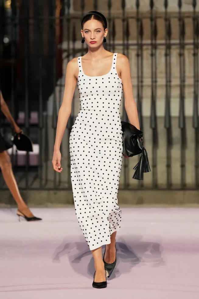 00042-carolina-herrera-spring-2026-ready-to-wear-credit-gorunway