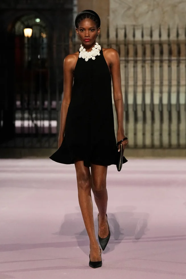 00043-carolina-herrera-spring-2026-ready-to-wear-credit-gorunway