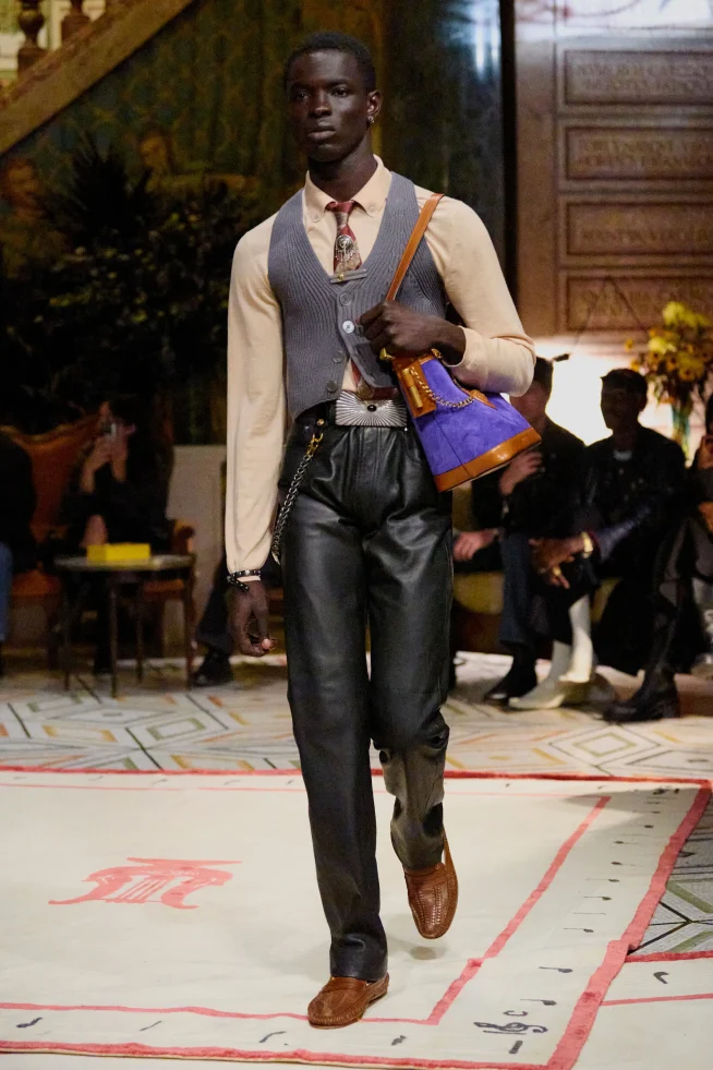 00044-versace-spring-2026-ready-to-wear-credit-brand