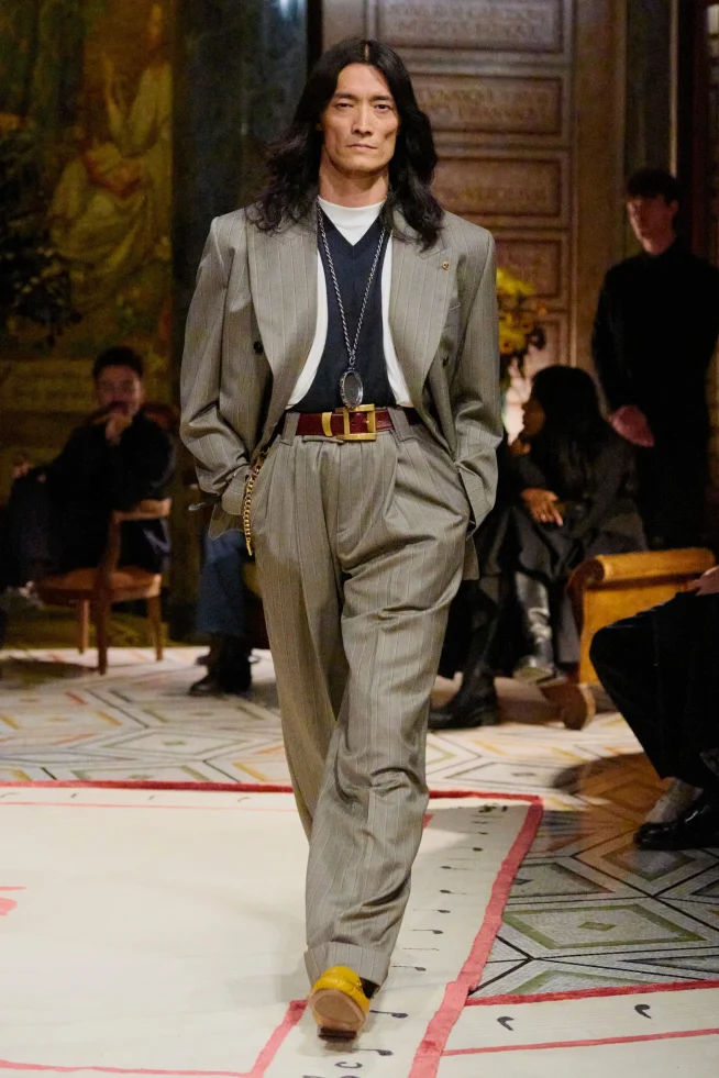 00049-versace-spring-2026-ready-to-wear-credit-brand