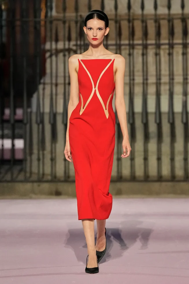 00050-carolina-herrera-spring-2026-ready-to-wear-credit-gorunway