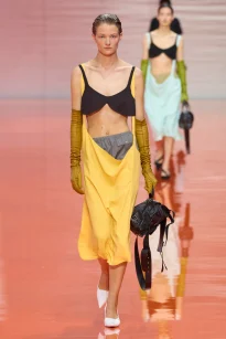 00051-prada-spring-2026-ready-to-wear-credit-gorunway