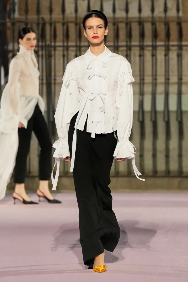 00052-carolina-herrera-spring-2026-ready-to-wear-credit-gorunway