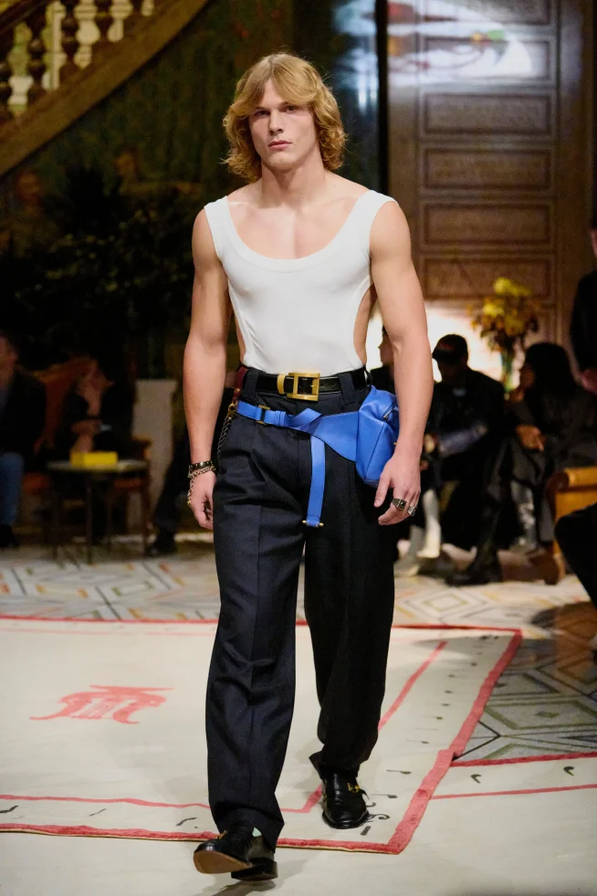 00052-versace-spring-2026-ready-to-wear-credit-brand