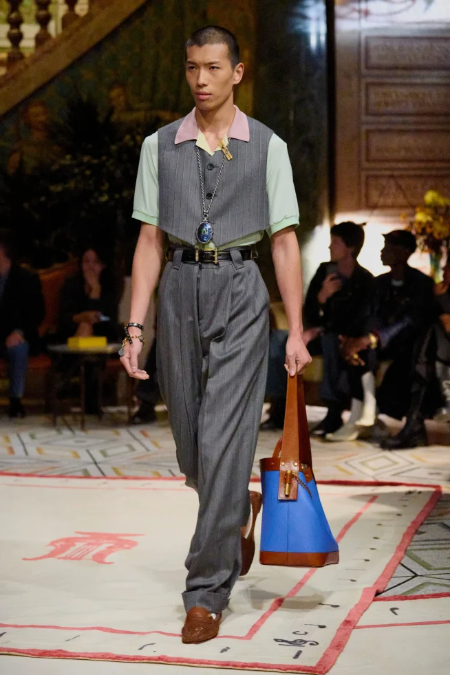 00054-versace-spring-2026-ready-to-wear-credit-brand