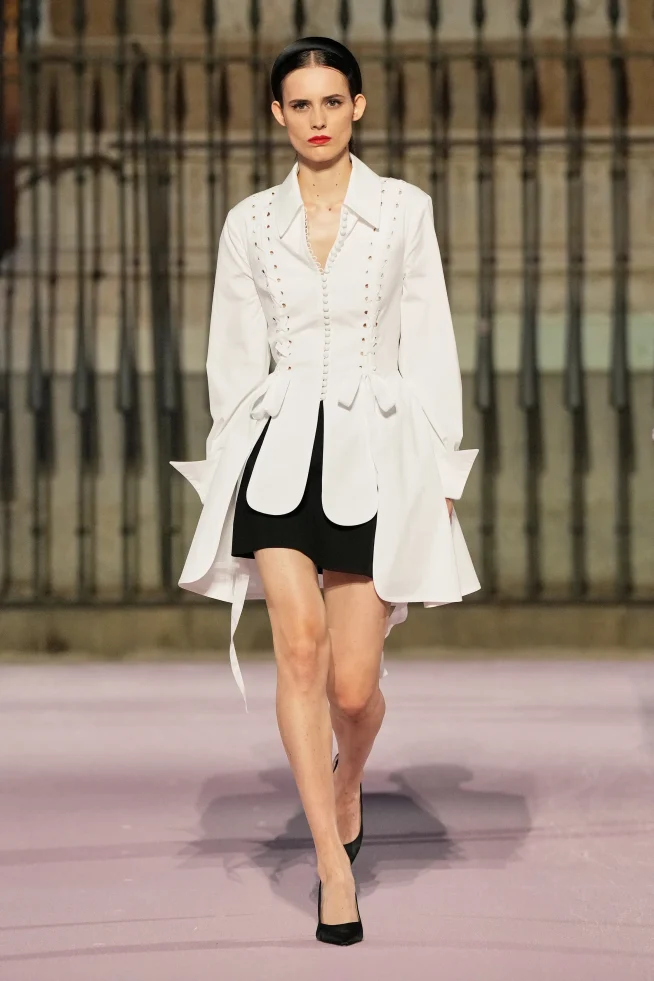 00056-carolina-herrera-spring-2026-ready-to-wear-credit-gorunway