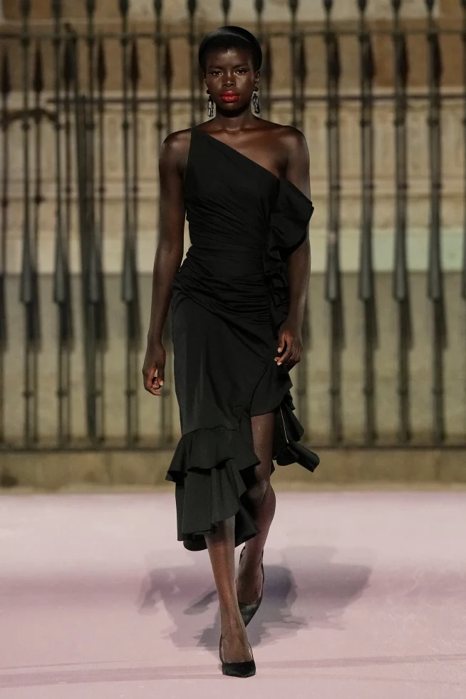 00058-carolina-herrera-spring-2026-ready-to-wear-credit-gorunway