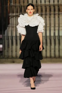 00060-carolina-herrera-spring-2026-ready-to-wear-credit-gorunway