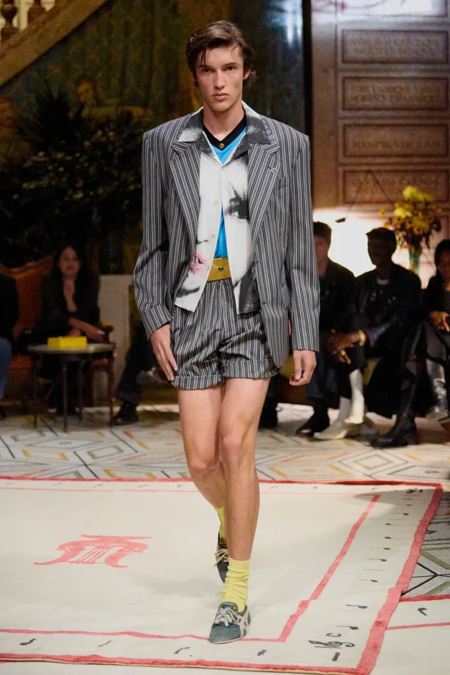 00061-versace-spring-2026-ready-to-wear-credit-brand