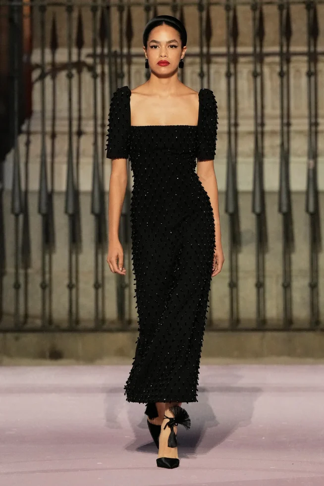 00064-carolina-herrera-spring-2026-ready-to-wear-credit-gorunway