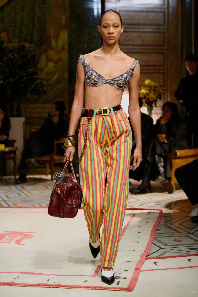 00066-versace-spring-2026-ready-to-wear-credit-brand
