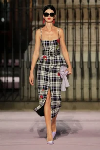 00067-carolina-herrera-spring-2026-ready-to-wear-credit-gorunway