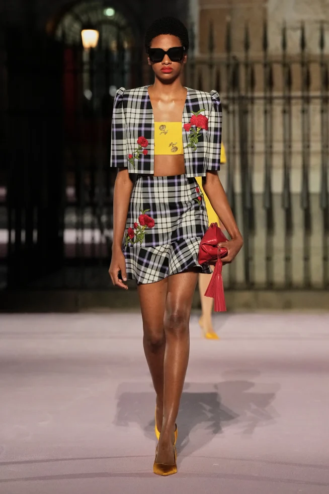 00068-carolina-herrera-spring-2026-ready-to-wear-credit-gorunway
