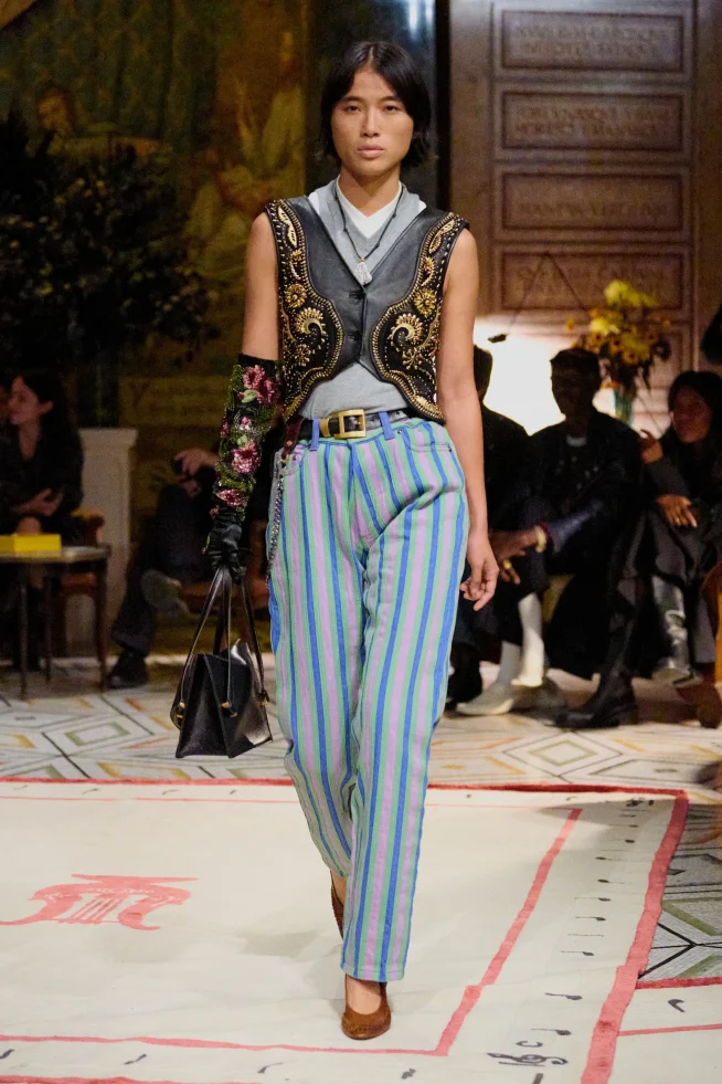 00069-versace-spring-2026-ready-to-wear-credit-brand