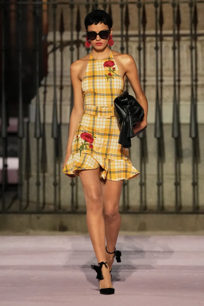 00070-carolina-herrera-spring-2026-ready-to-wear-credit-gorunway