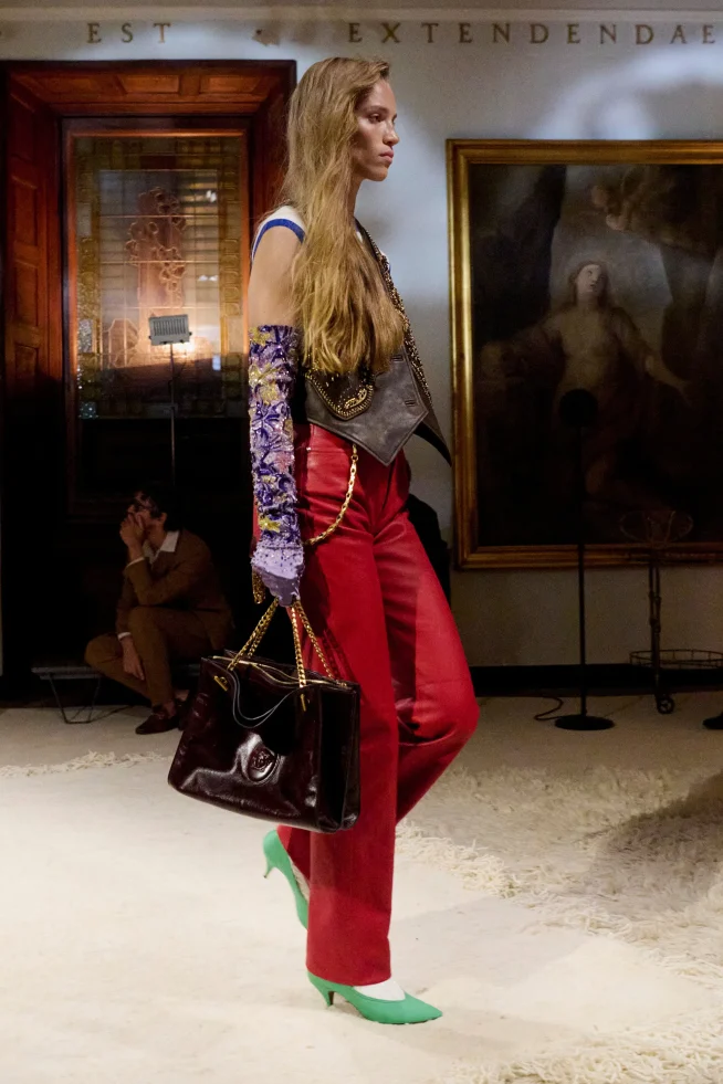 00071-versace-spring-2026-ready-to-wear-credit-brand
